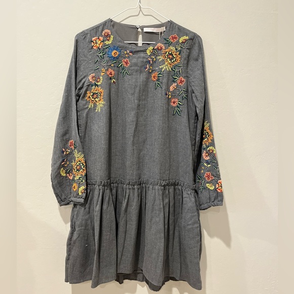 Zara Embroidered Mini Dress with ruffles and beads - Picture 3 of 13
